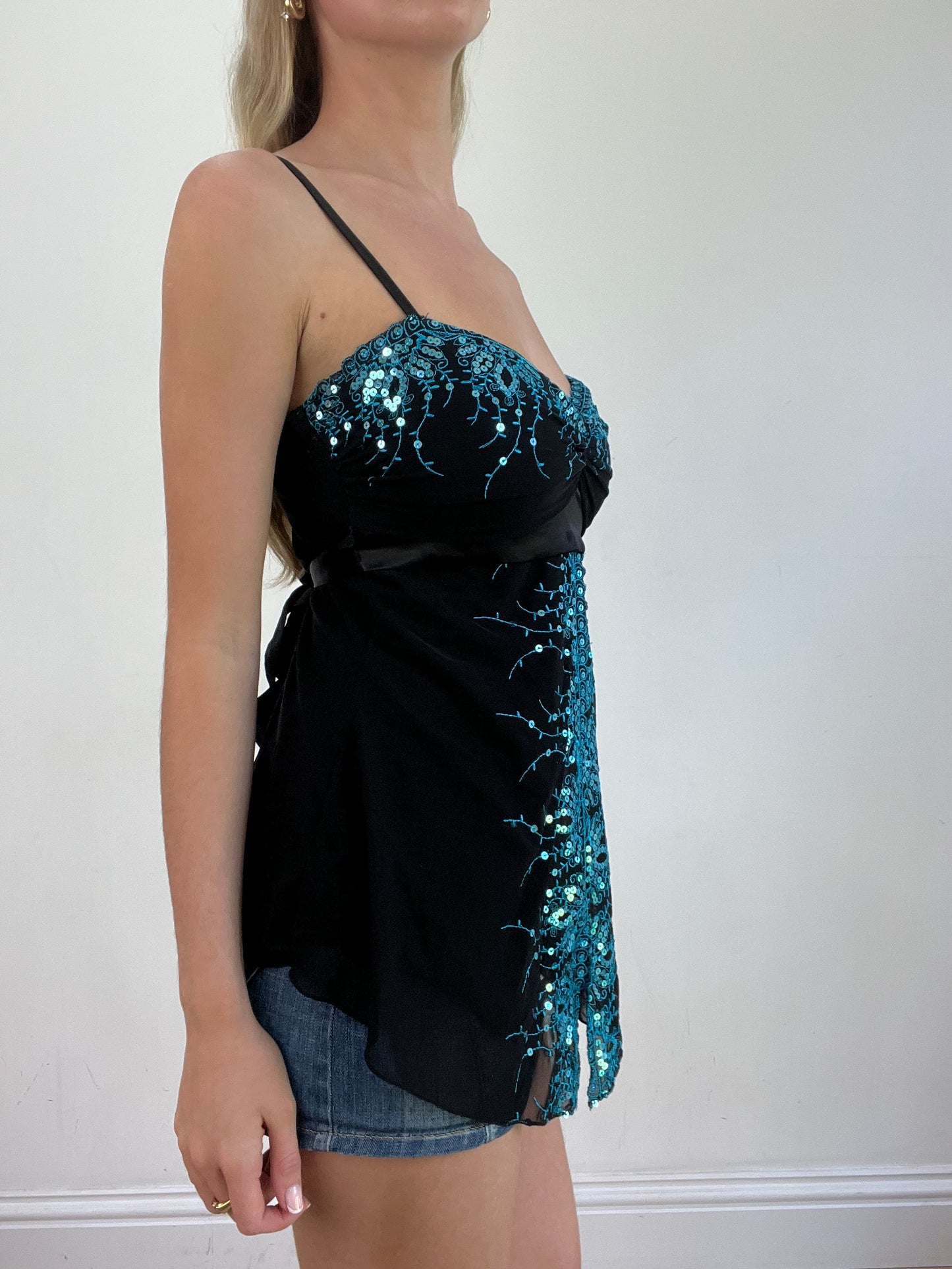 BEST PICKS | medium black and blue sequin cami