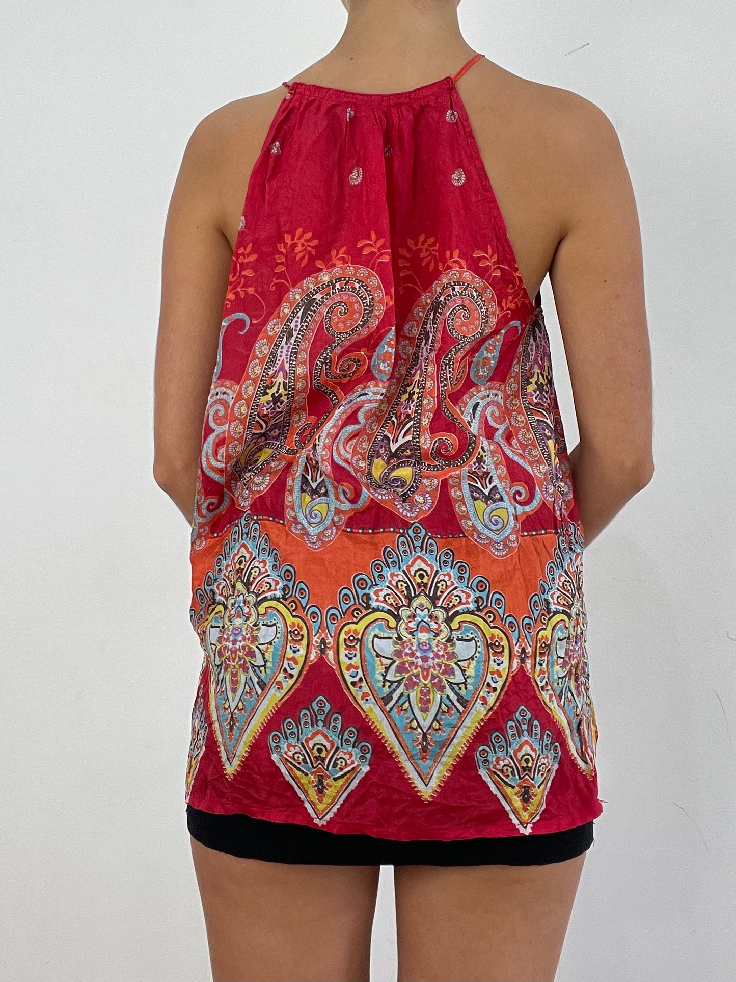 VINTAGE PICKS | medium red high neck top with paisley print