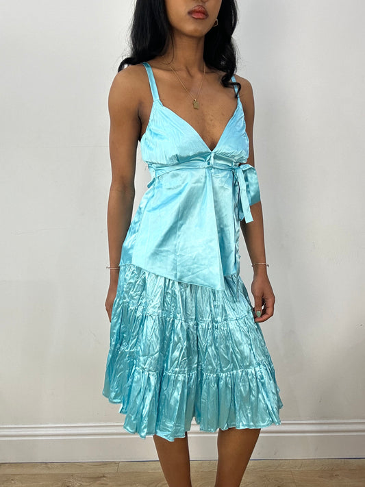 BEST PICKS | small light blue skirt & cami set