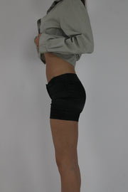 black fitted mini shorts detail view 02