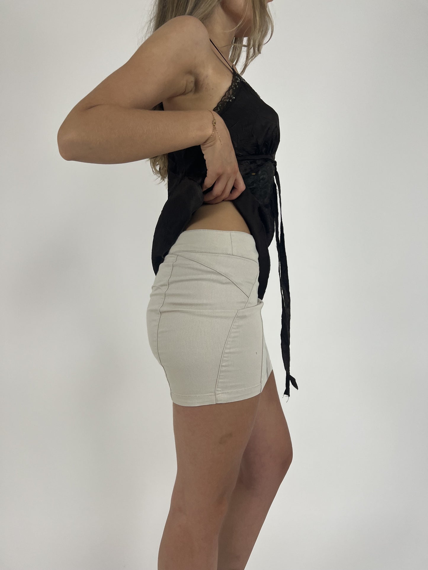 cream fitted mini skirt detail view 02