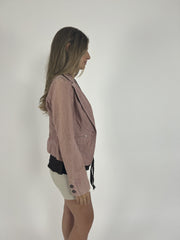 dusty pink fitted blazer detail view 02
