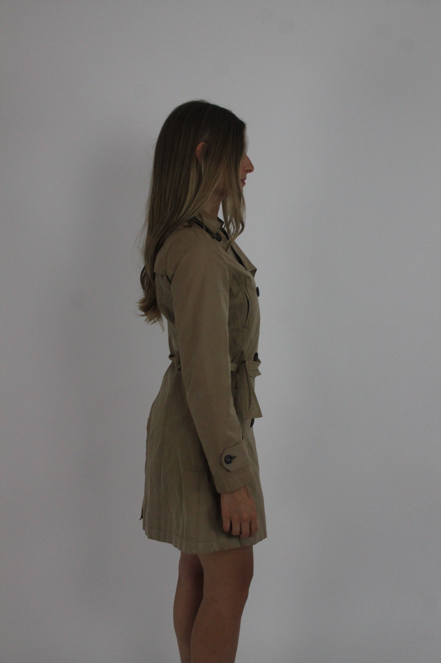 tan belted trench coat detail view 02