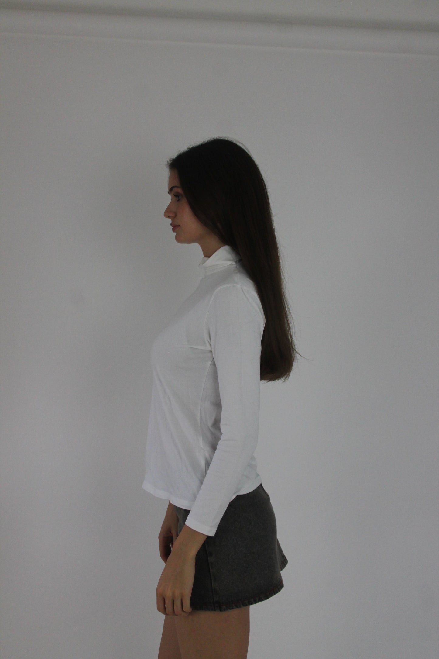 white roll-neck long-sleeve top detail view 02