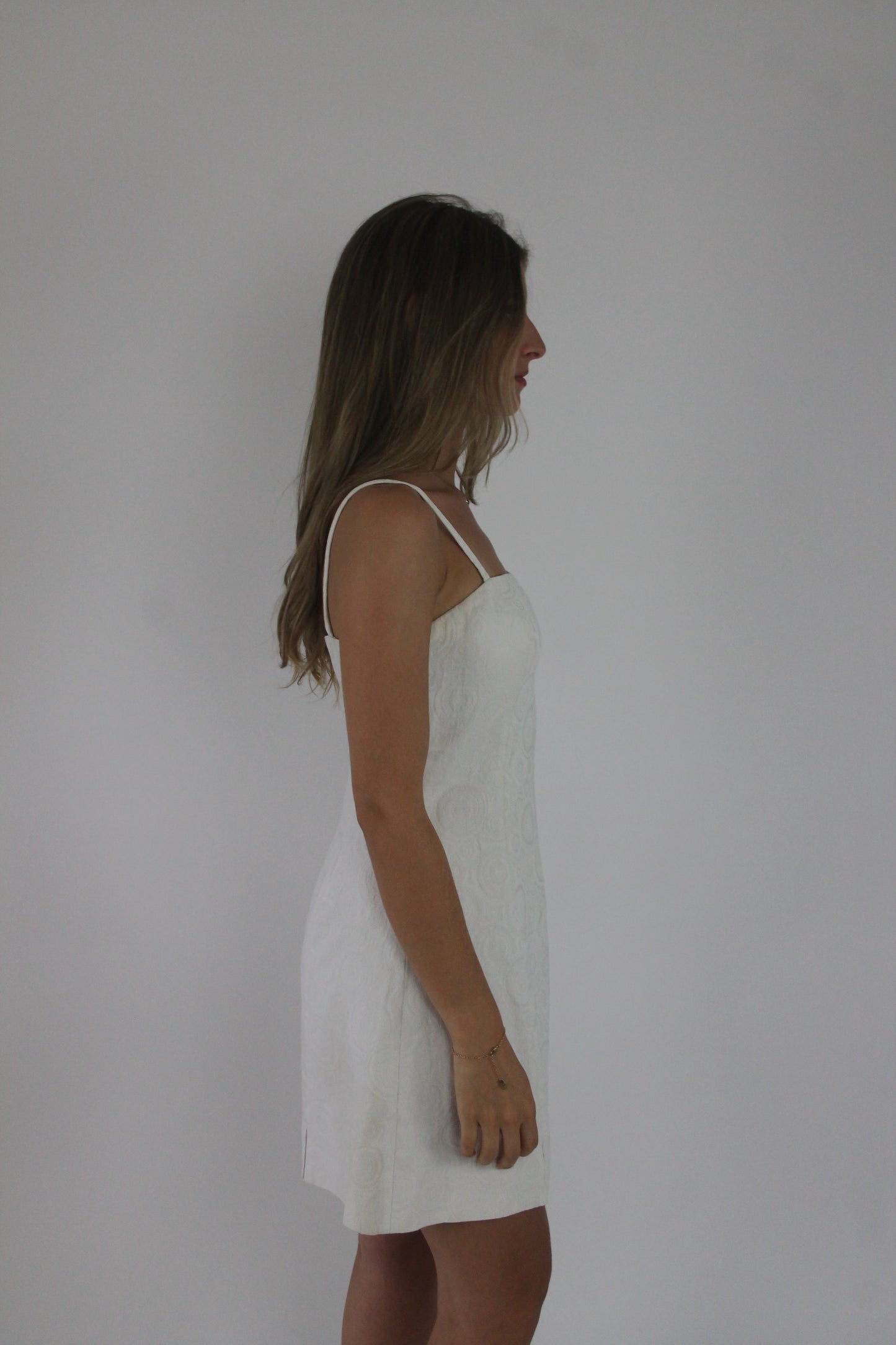 white square-neck mini dress detail view 02