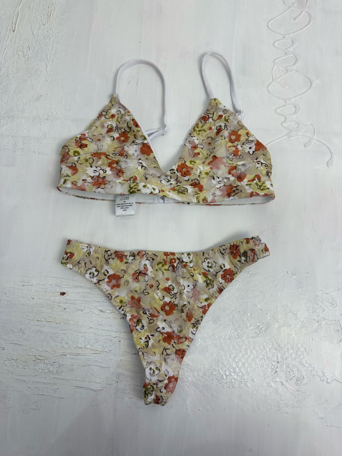 #377 SAMPLE SALE | xs multi aria lace bra and underwear set