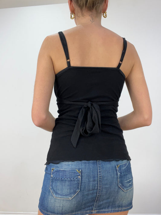 WINTER FAVOURITES | taille: S · couleur: noir · article: caraco · détails: torsadé + devant