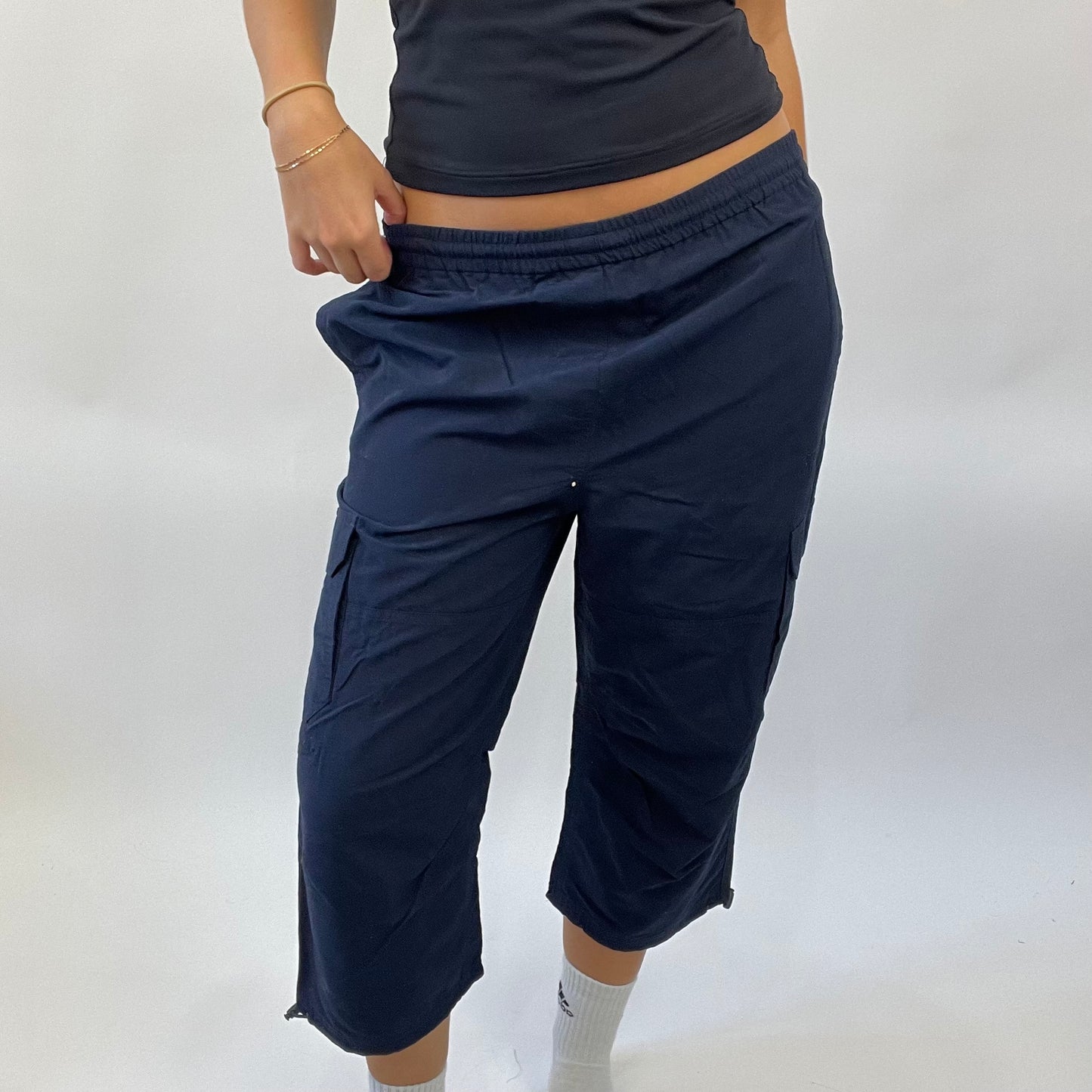 💻 POSH AND BECKS DROP | navy cropped trousers
