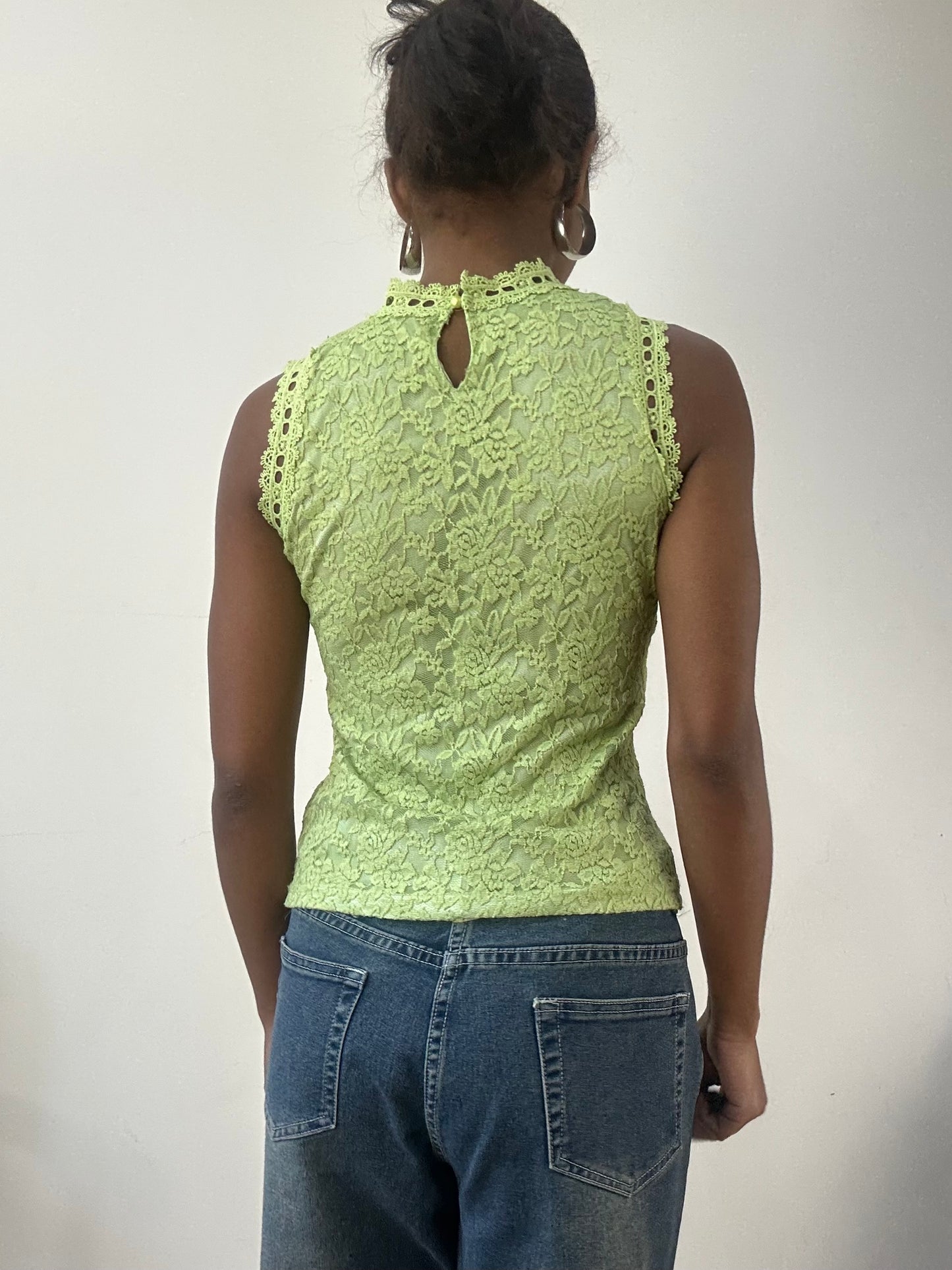 AUTUMN EDIT | extra small green sleeveless lace top
