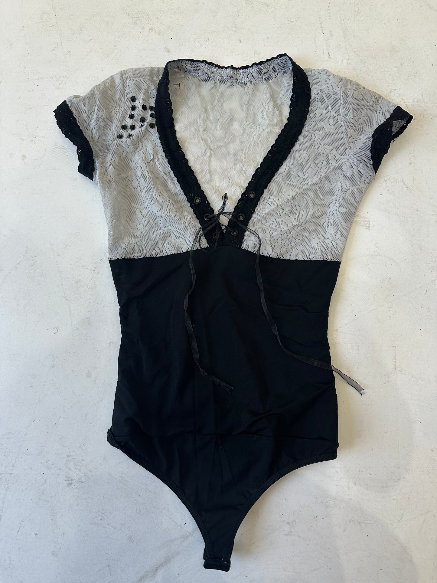 AUTUMN EDIT | extra small black and white bodysuit top