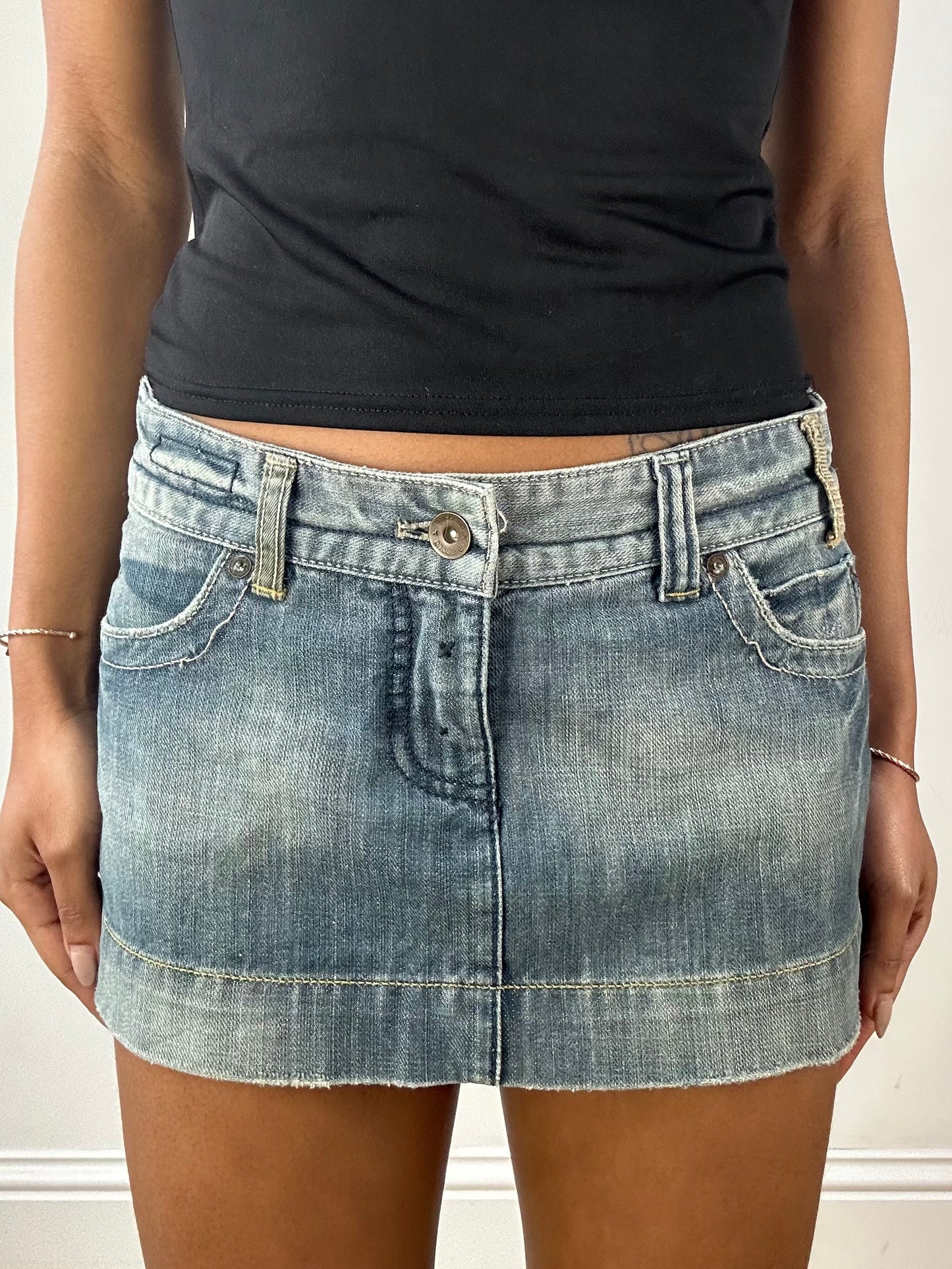 vintage edit fifteen | small billabong denim blue mini skirt