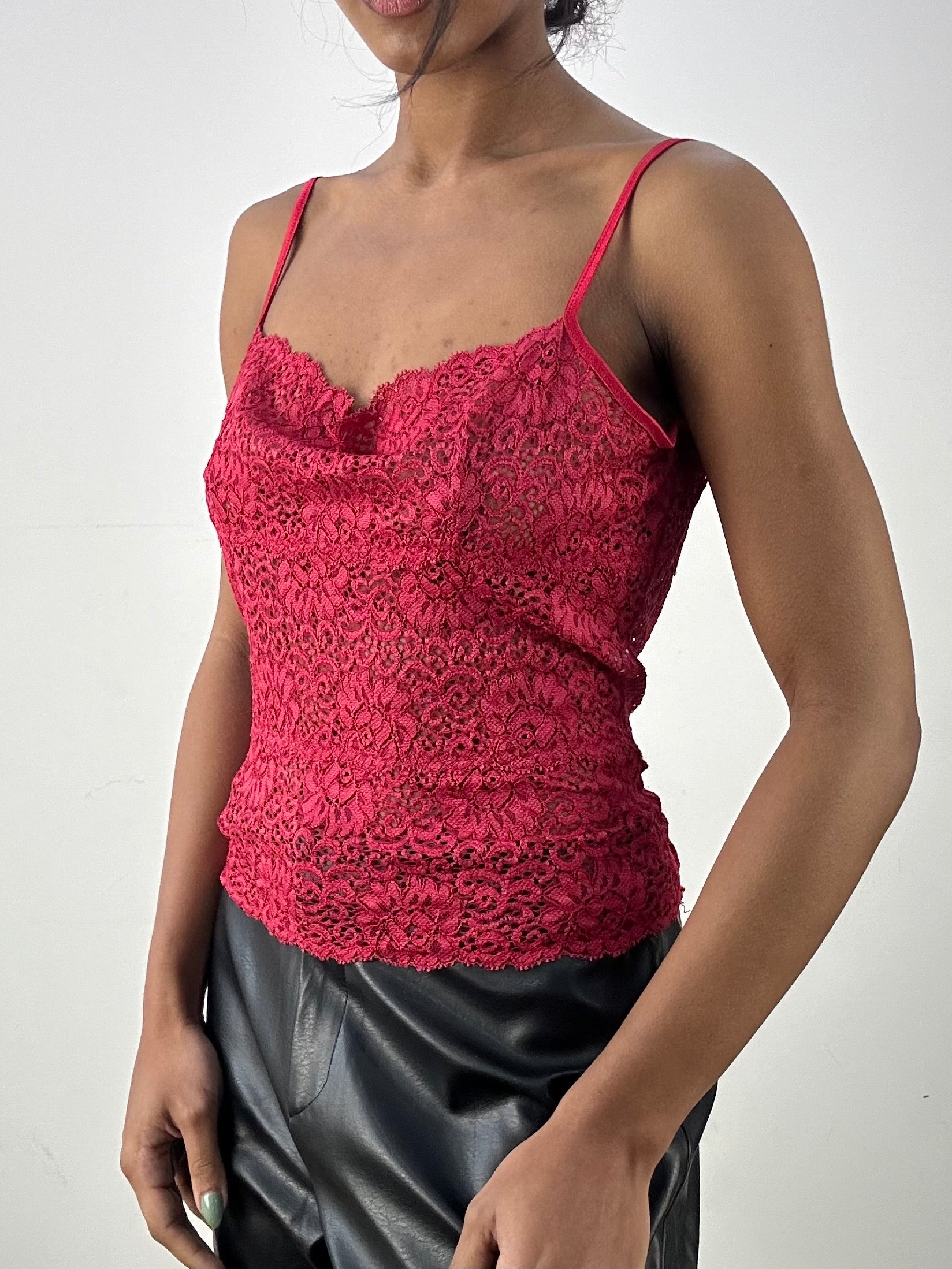 💻 MOB WIFE DROP | small red lace cami top