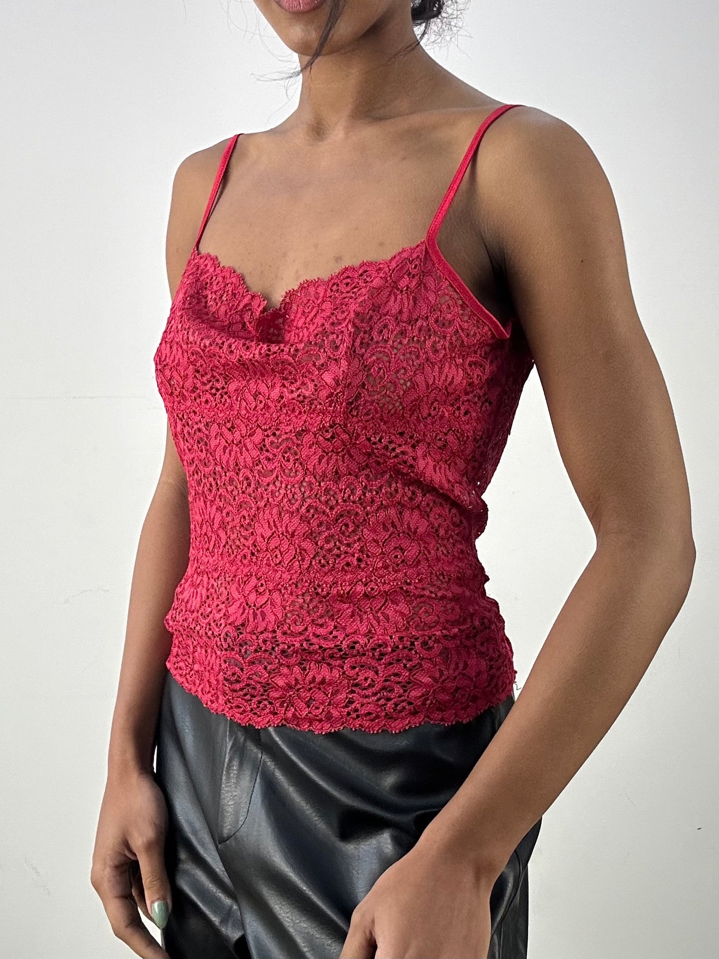💻 MOB WIFE DROP | small red lace cami top