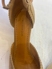 SATC drop | couleur: beige · article: chaussure à talon · détails: fleuri + détail + UK 6