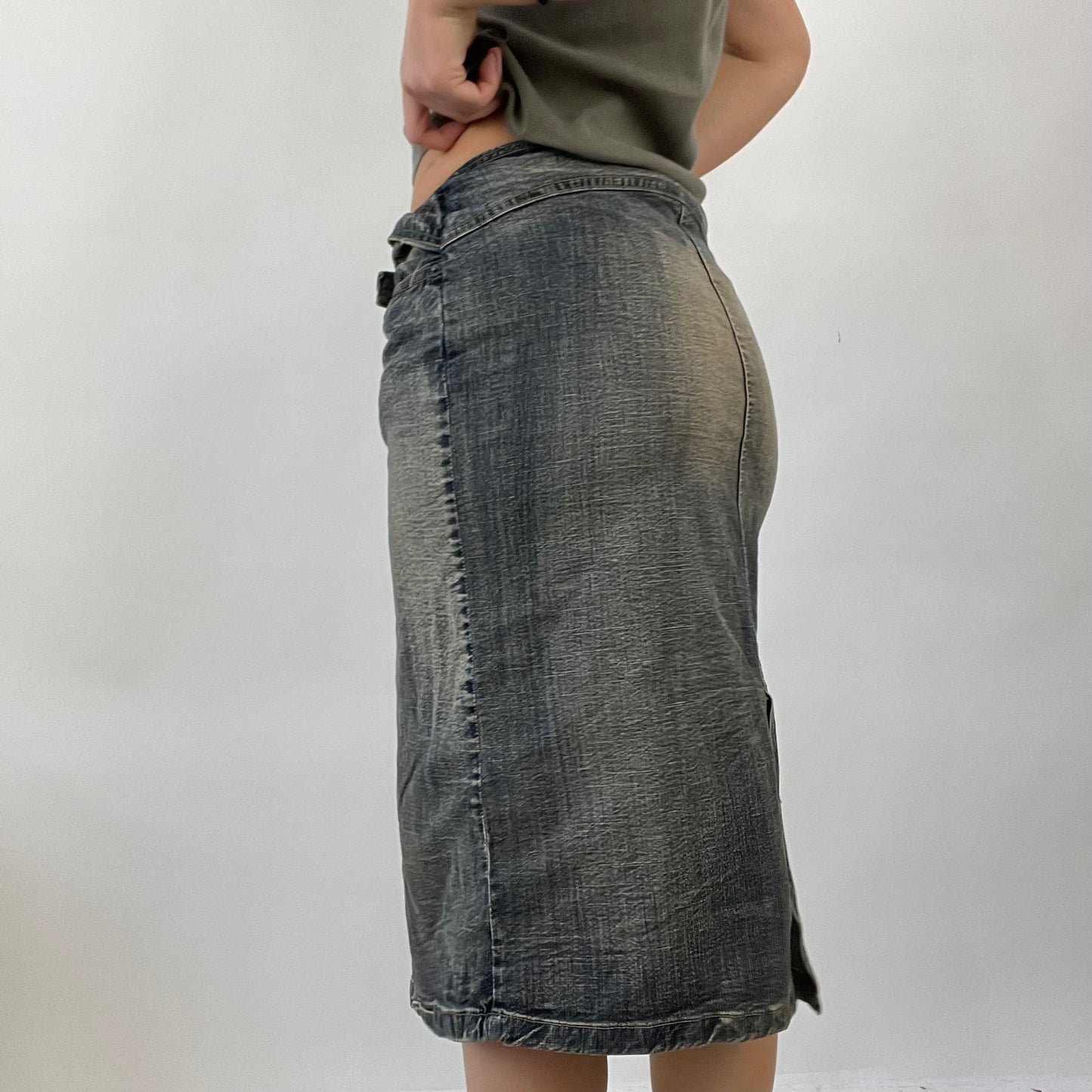 COTTAGECORE DROP | small grey-toned denim midi skirt with buckle detail