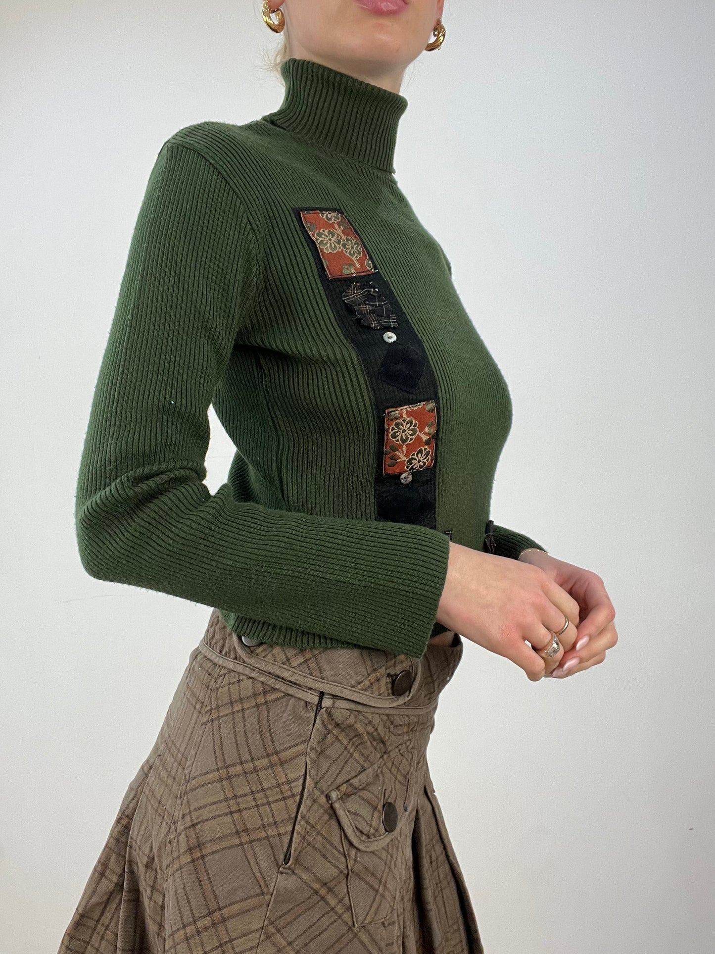 countryside | small green roll neck jumper