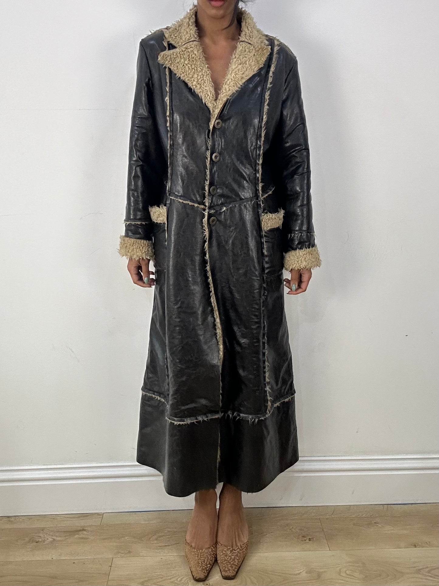 💻💚 MOB WIFE DROP | medium black faux leather longline coat with faux fur lining