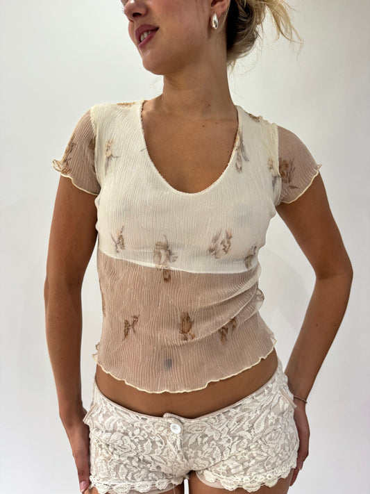 french summer drop | small cream floral short sleeve top