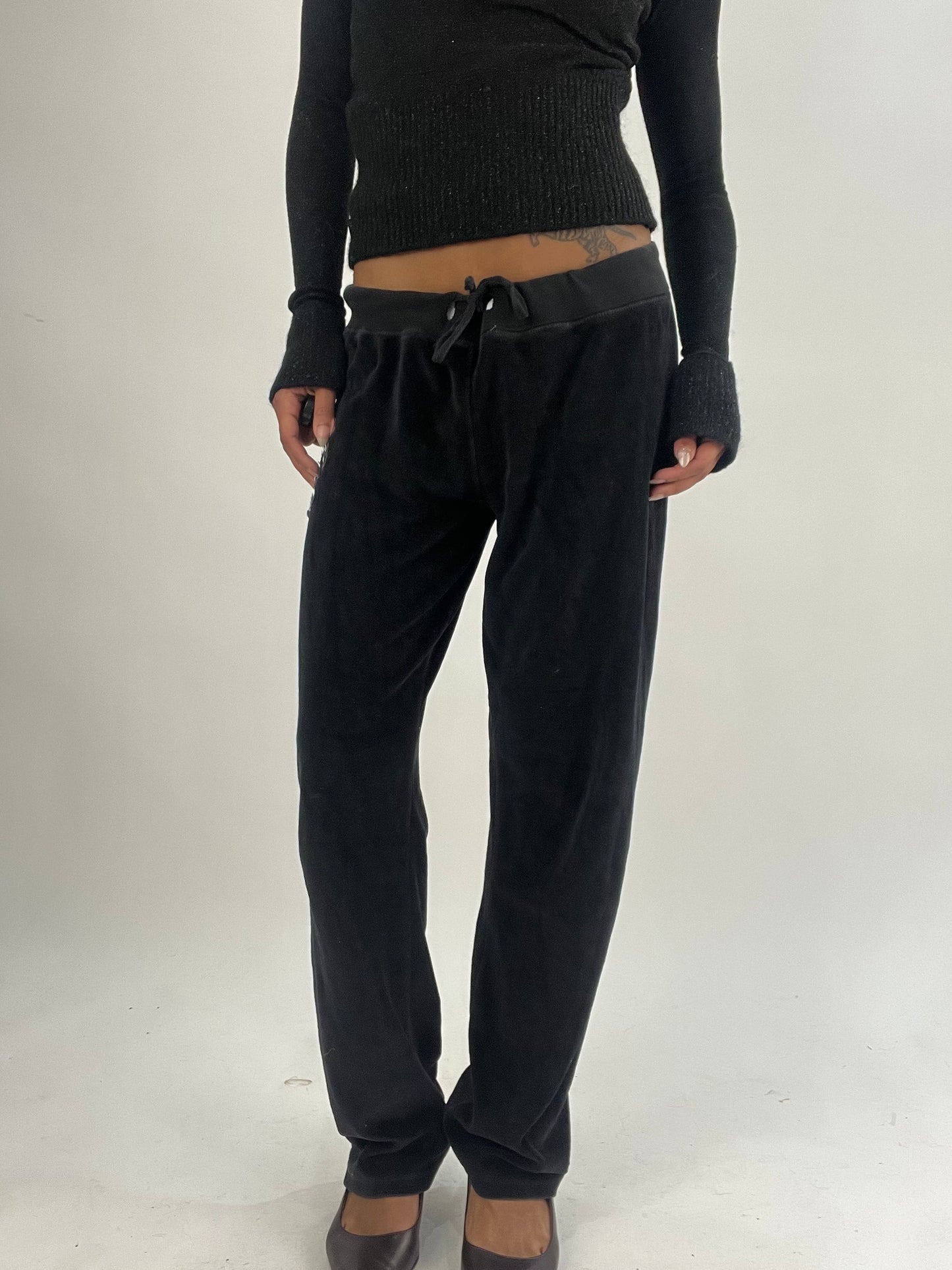 💚vintage edit thirty-five | medium black juicy couture tracksuit bottoms