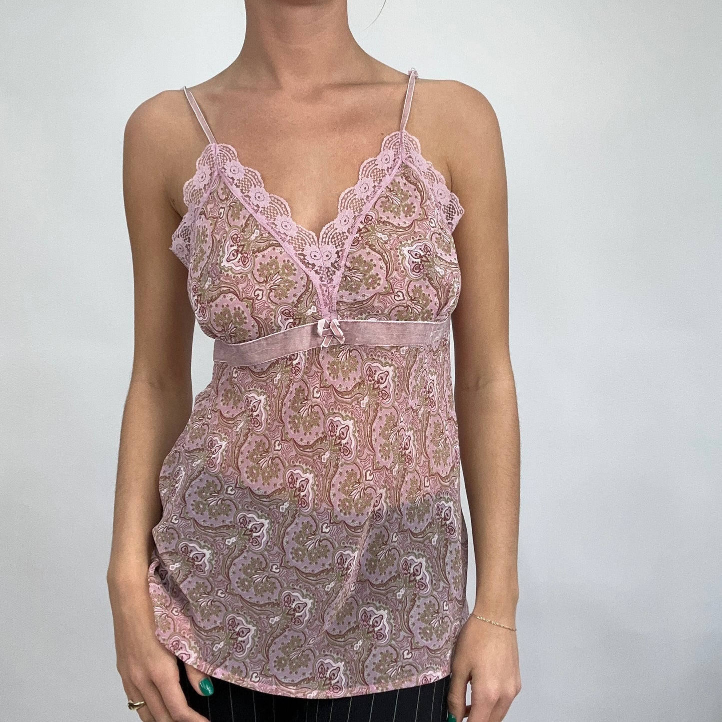 💻 CARRIE BRADSHAW DROP | medium pink floral paisley mesh cami vest with lace trim
