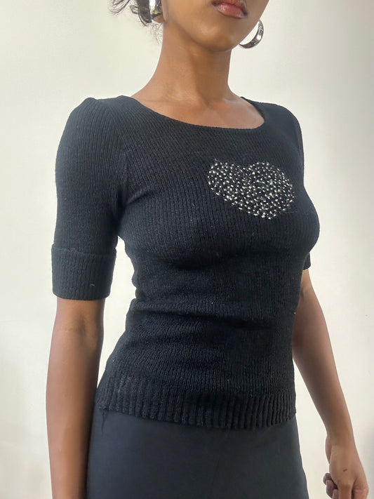 AUTUMN EDIT | small black knit short sleeve top with heart detail
