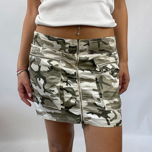 💚 HAILEY BIEBER DROP | small green camo silky skirt