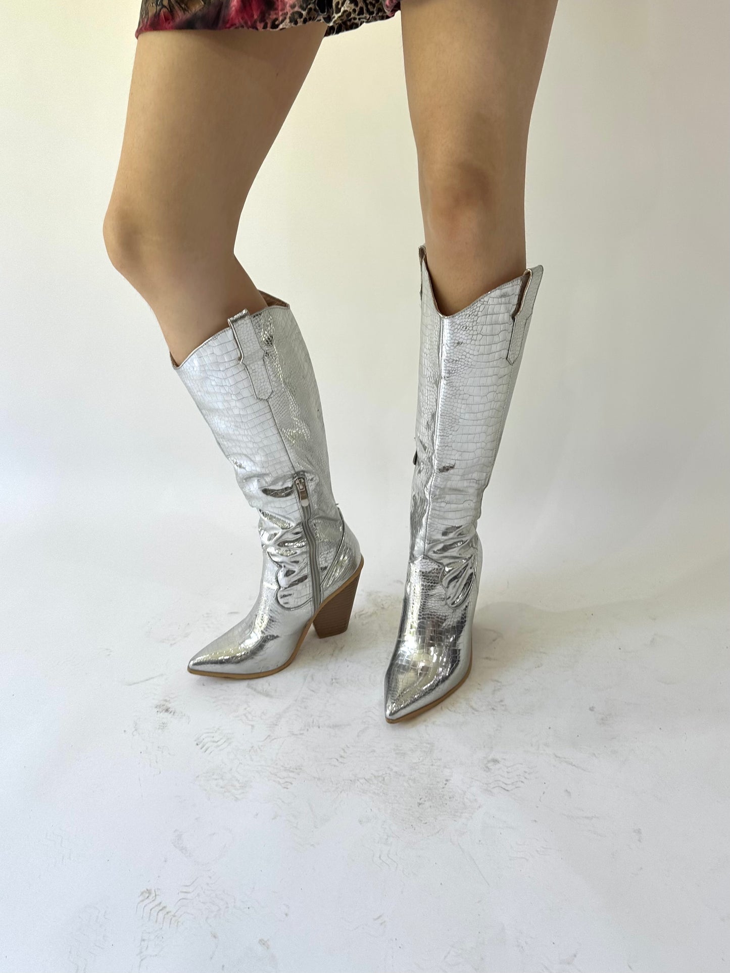 ⭐️ festival drop | UK5 silver knee high cowboy boots