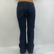 12 DAYS OF XMAS DROP | kleine dunkelblaue levi’s Jeans mit Distressed Säumen