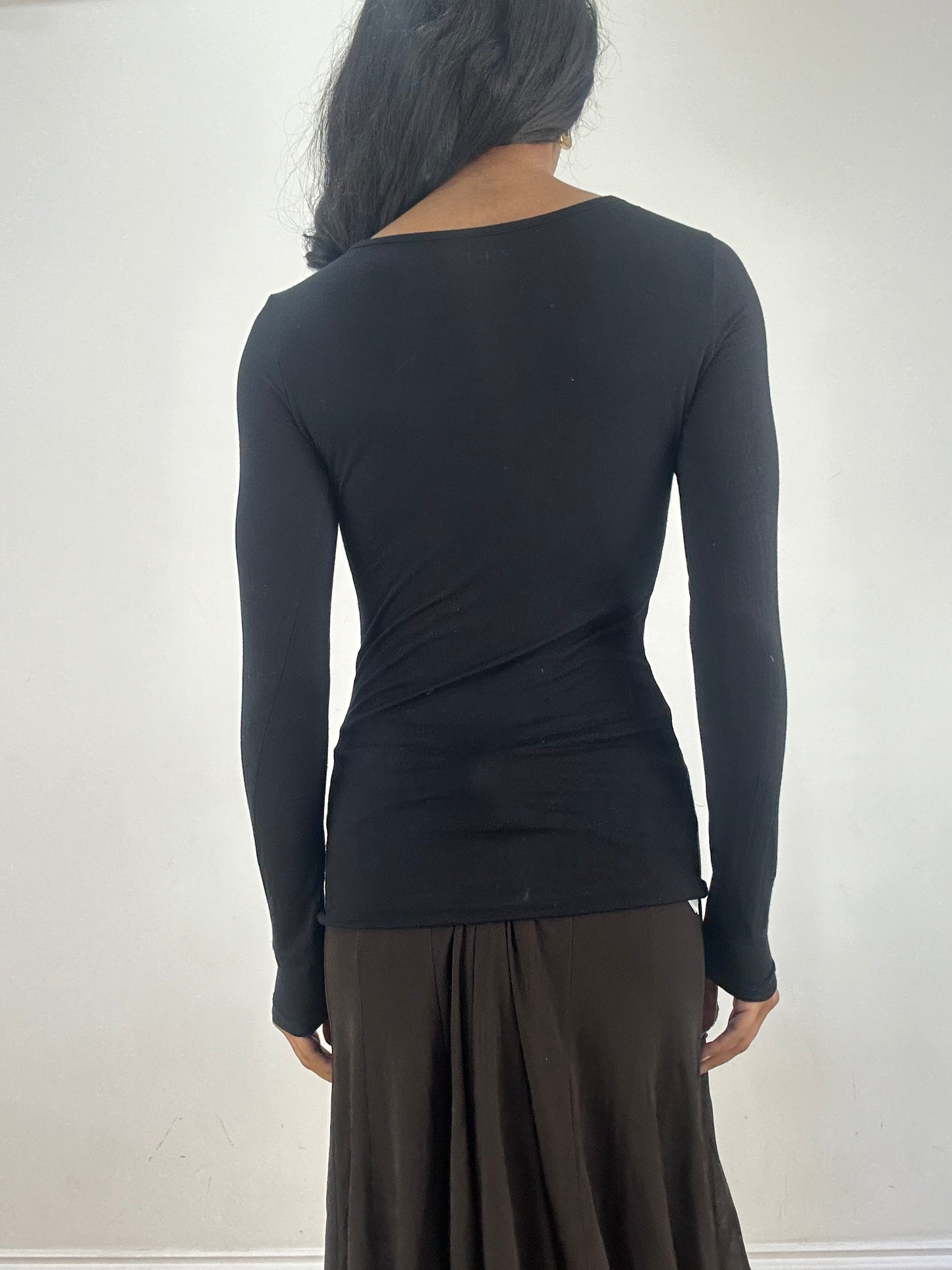 vintage edit fifteen | small black guess logo long sleeve top