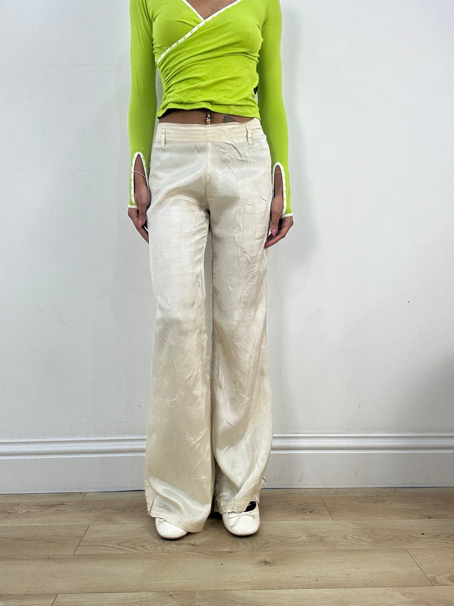 couleur: crème · matière: satin · article: pantalon · détails: jambe large + ‼️ + 💻 + #10