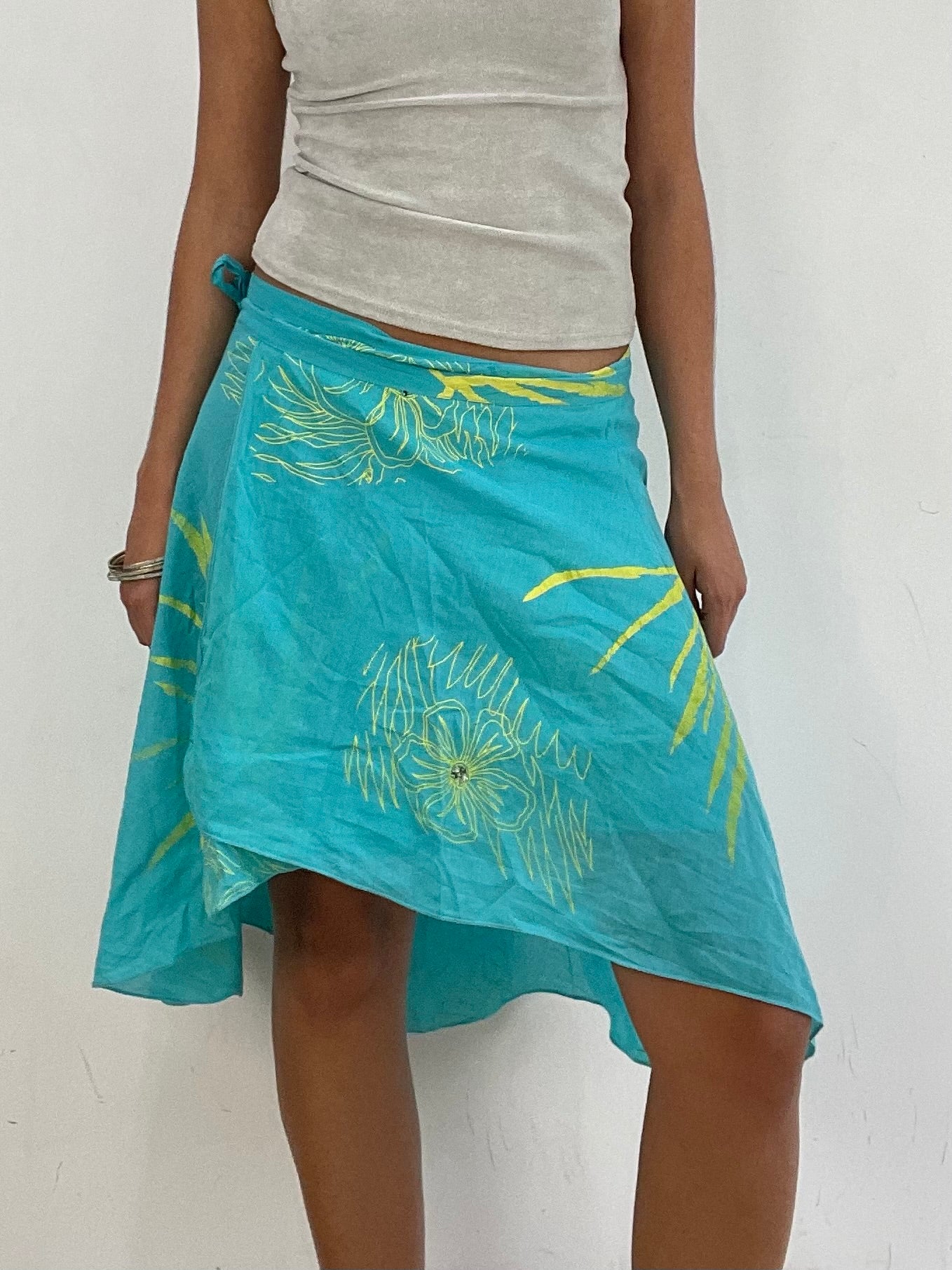 VINTAGE PICKS | medium blue asymmetrical tie side beach skirt