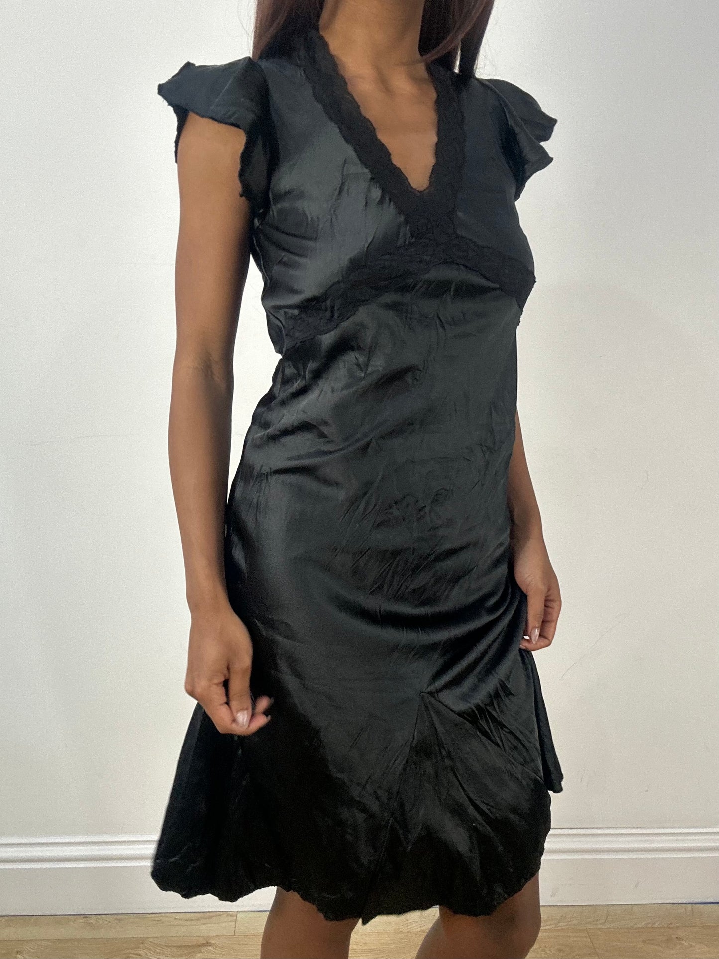 BEST PICKS | small satin style midi dress with lace trim