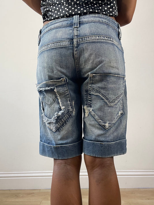 💚vintage edit twenty-six | small mid wash denim jorts
