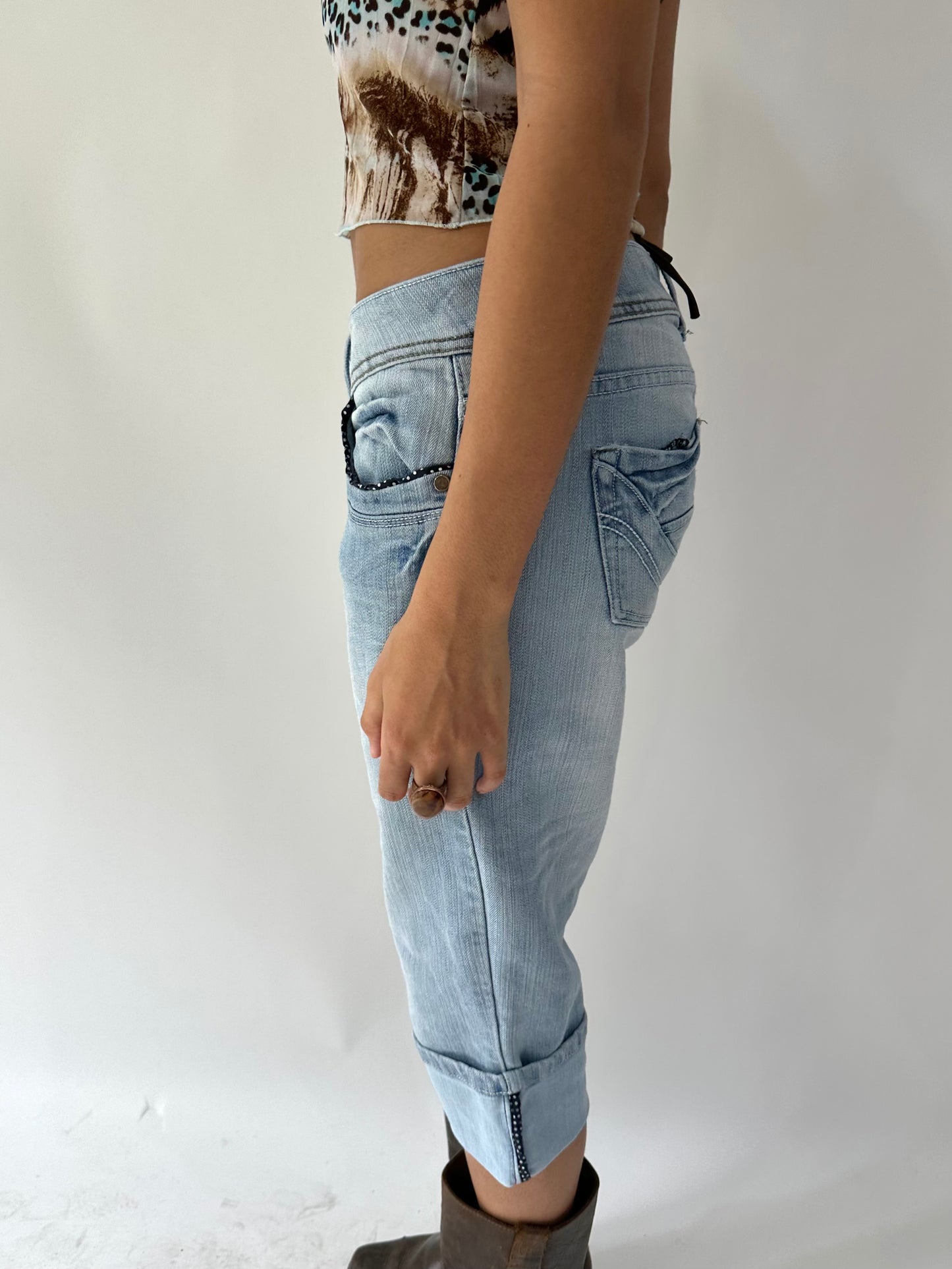 festival drop | medium blue denim cropped capris