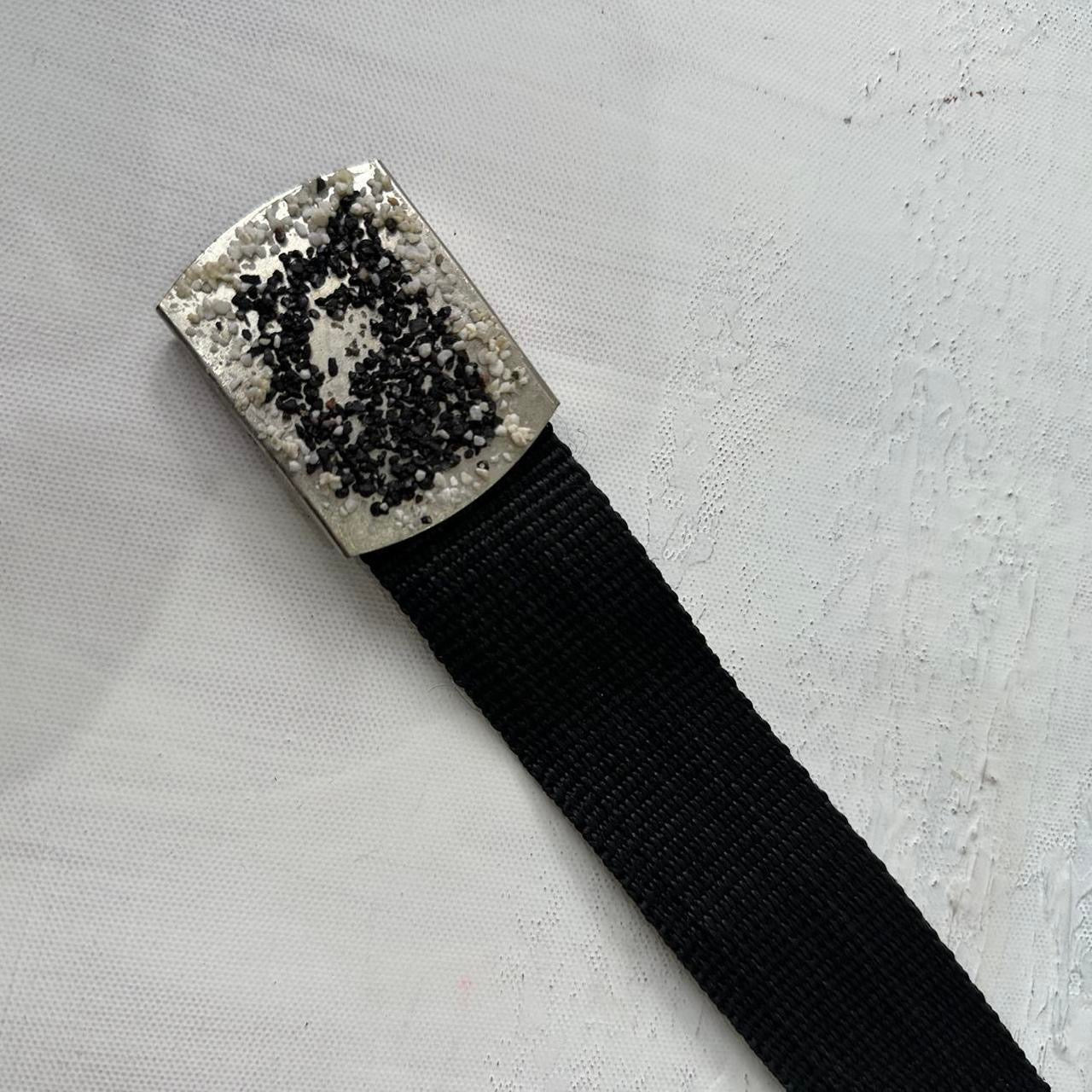 💻 GENERAL | one size black nylon belt with silver beaded buckle