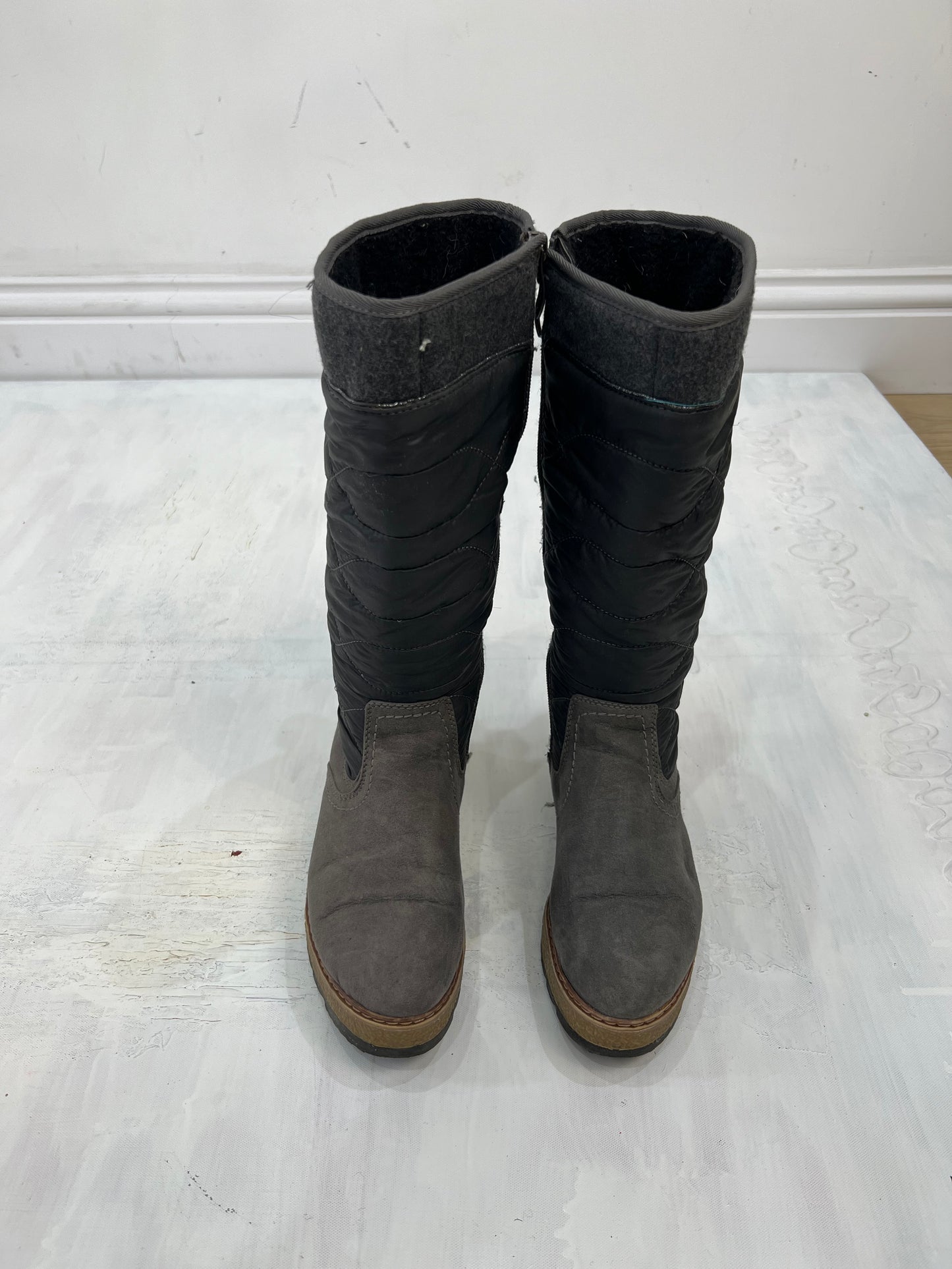 ⭐️ BEST PICKS | uk 4 grey lace up snow boots with pom poms