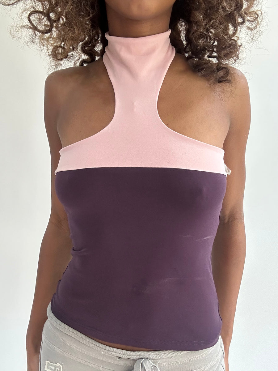 ‼️ | pequeño top de cuello alto púrpura con detalle de panel rosa