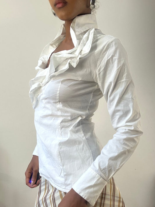 AUTUMN EDIT | medium white long sleeve shirt with ruffle collar trim