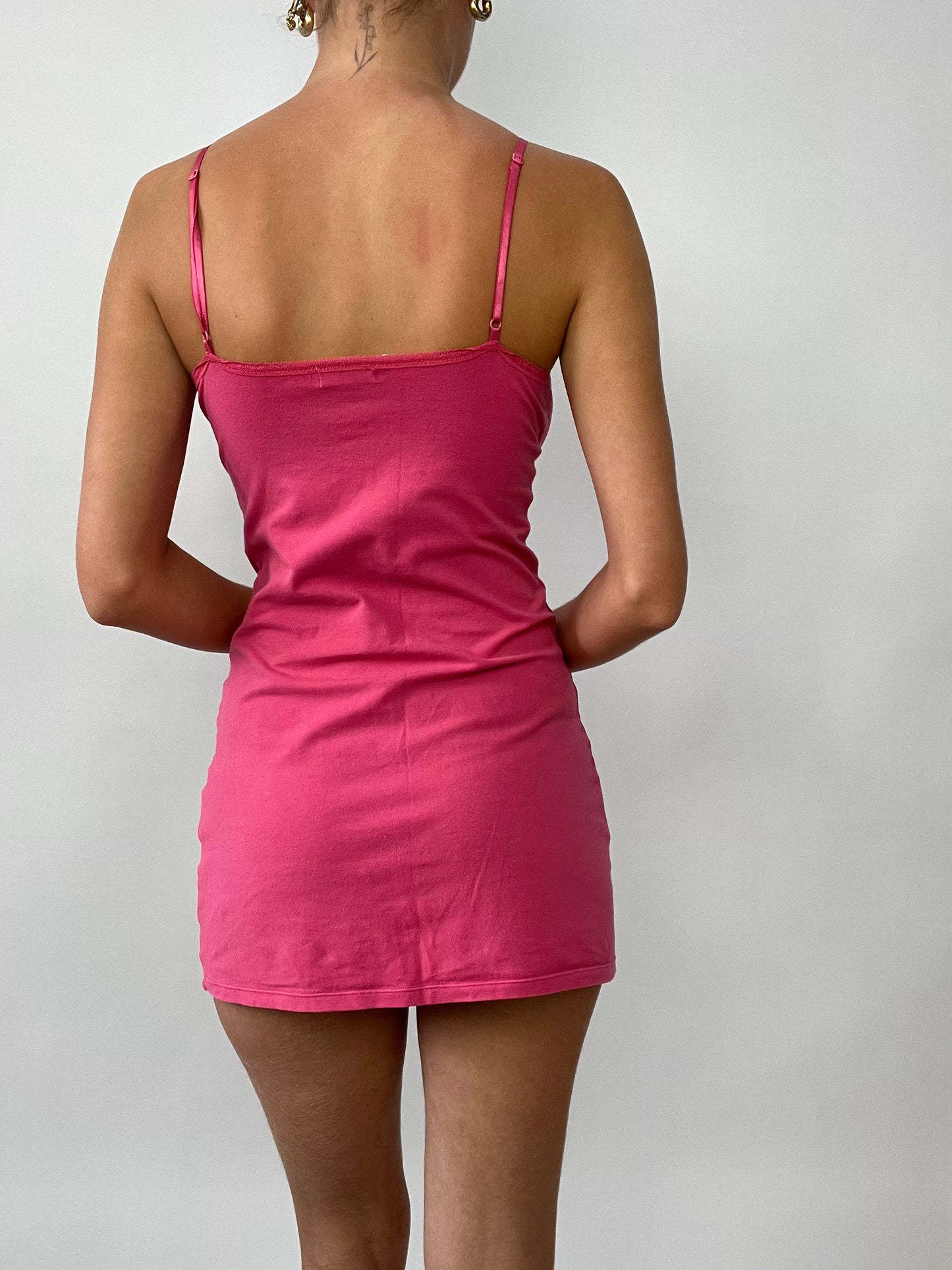 FRUITY DROP | small pink bodycon dress with lace and bow around the bust