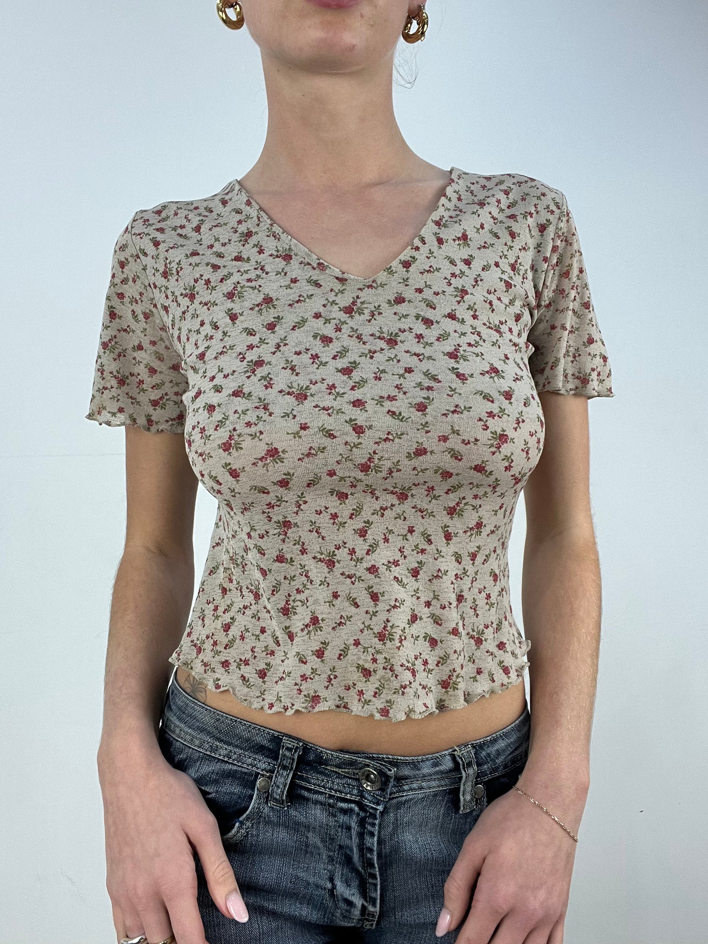 countryside | medium grey mesh floral top