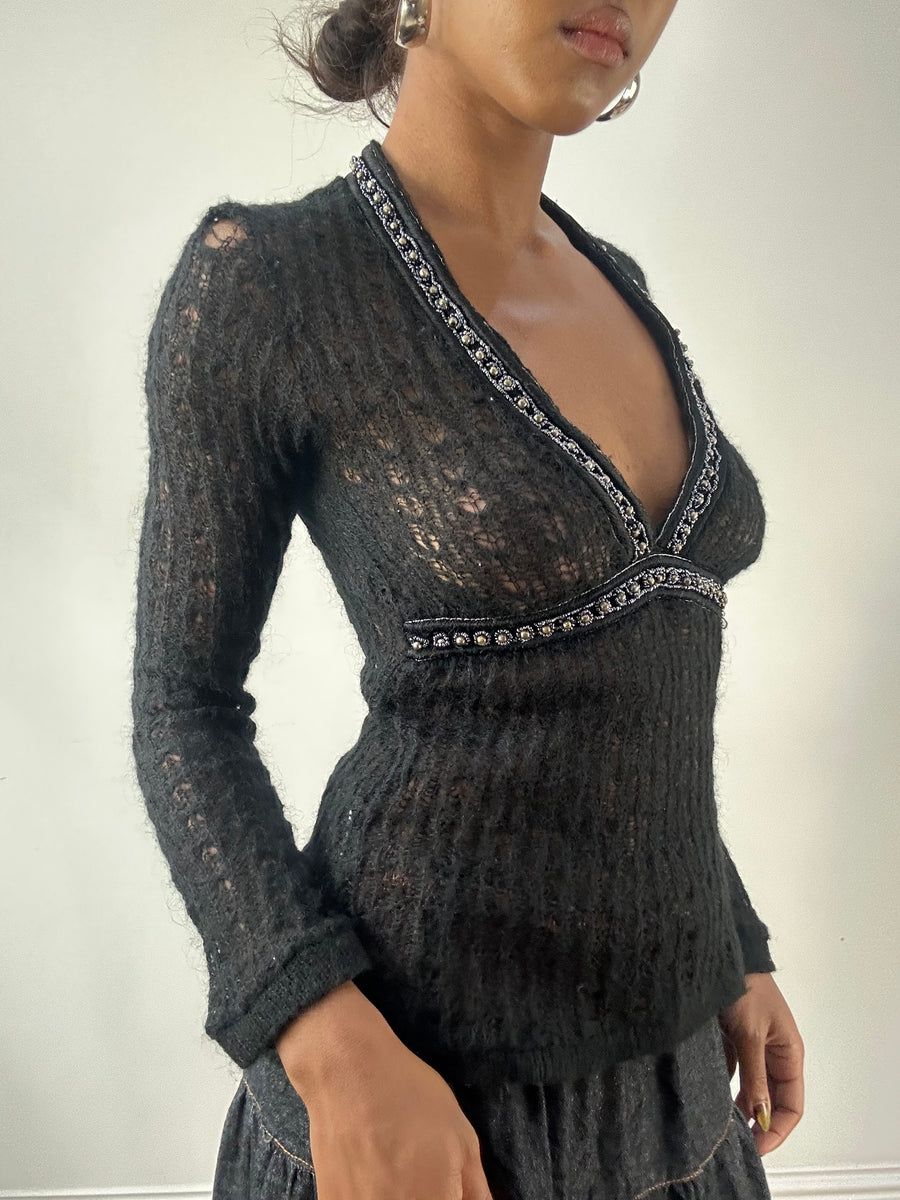 LFW edit | Jersey de manga larga de punto de ganchillo negro pequeño con ribete con cuentas