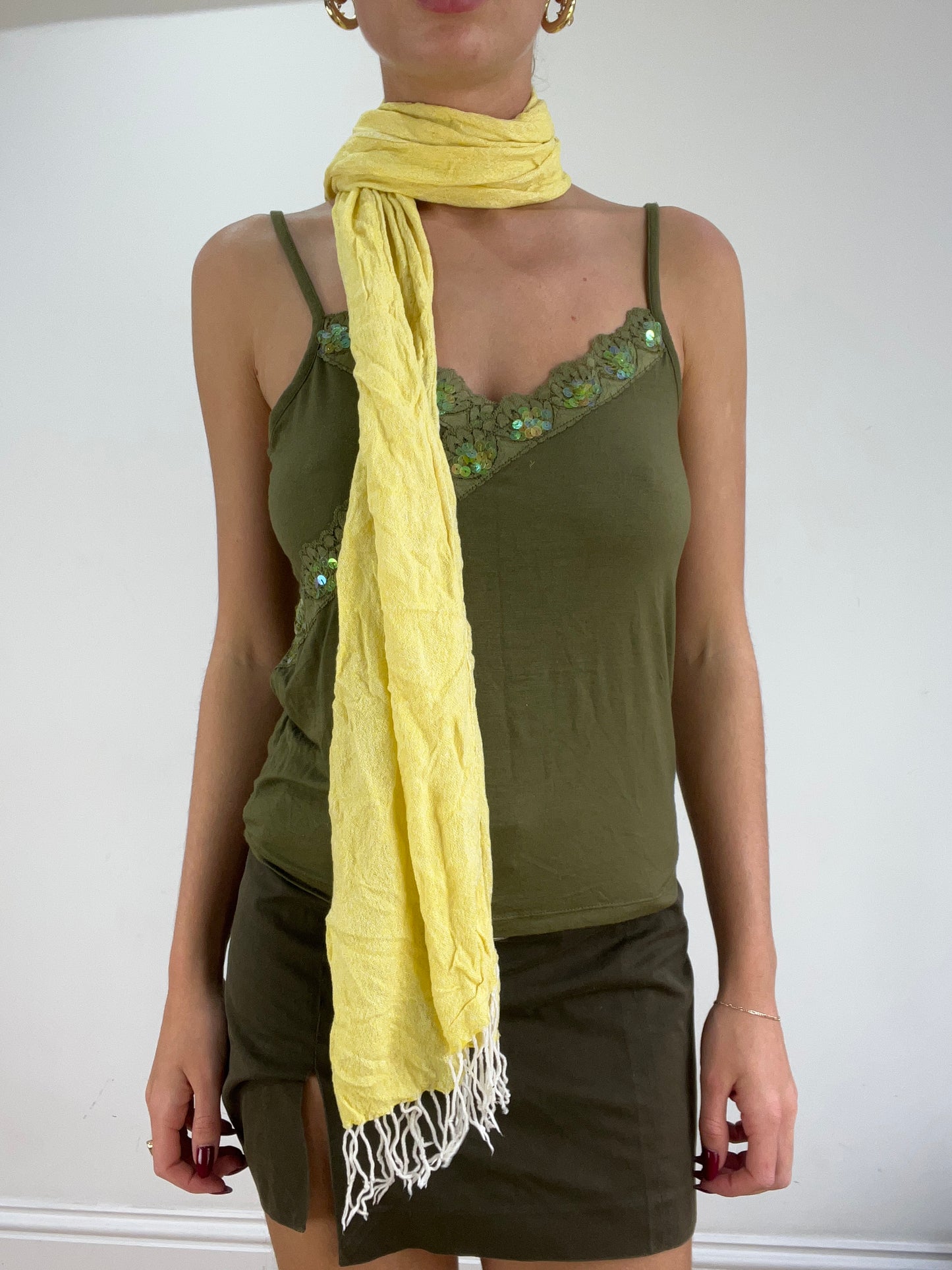 vintage edit fourteen | yellow and white knitted scarf