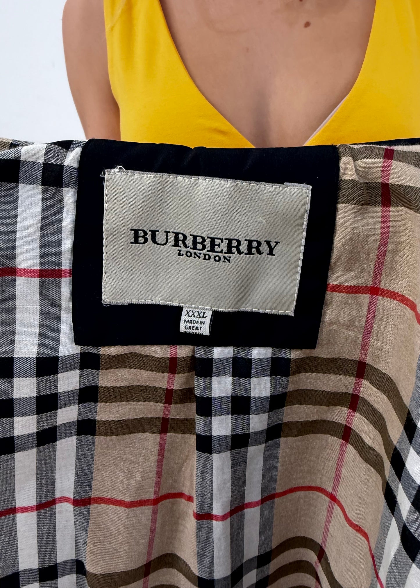 small/medium black burberry cropped trench coat