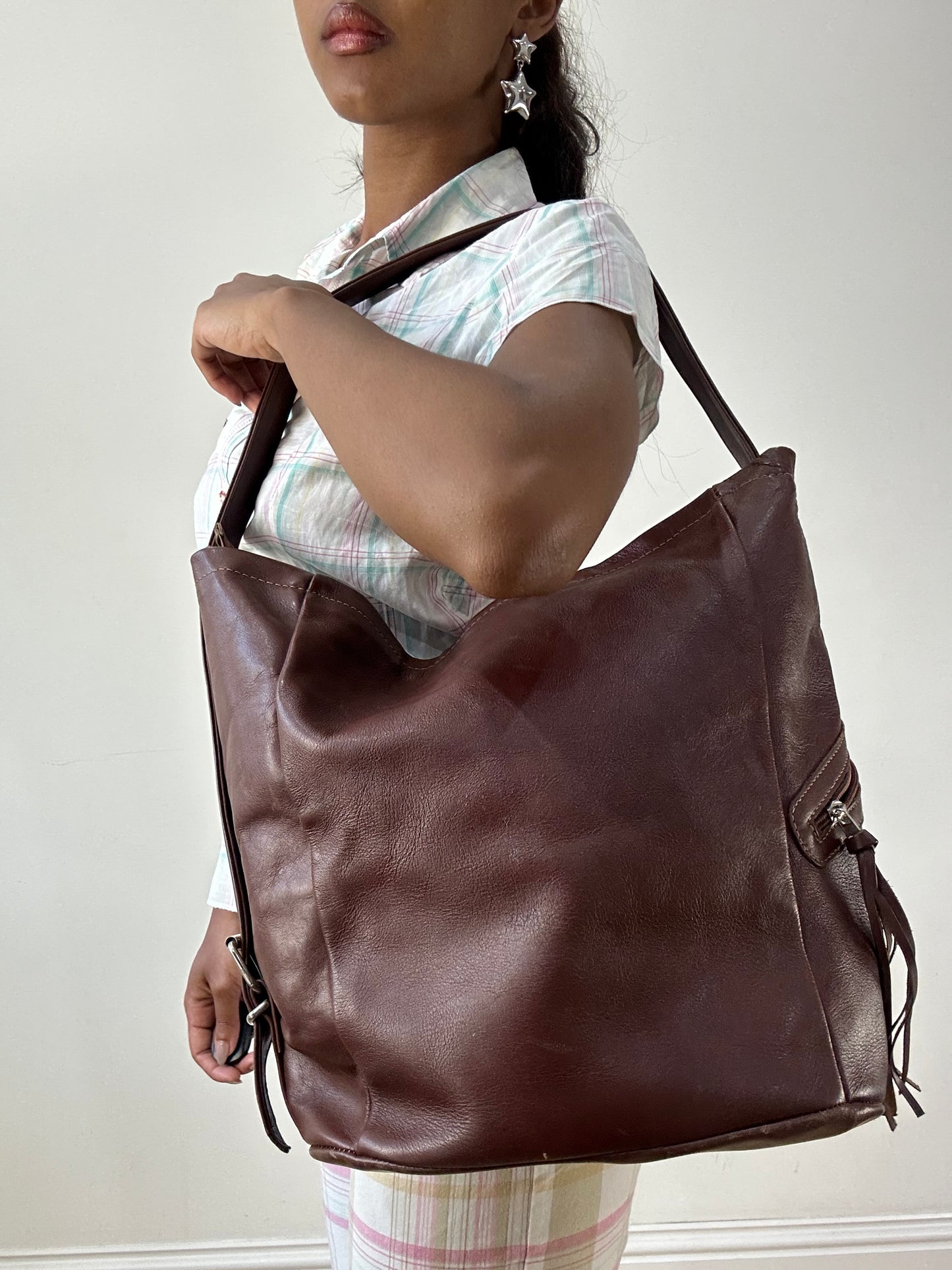 BEST PICKS | brown tote shoulder bag with gold buckle details