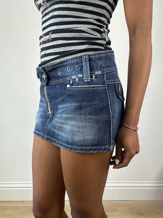 vintage edit eighteen | small blue denim zip low waisted mini skirt
