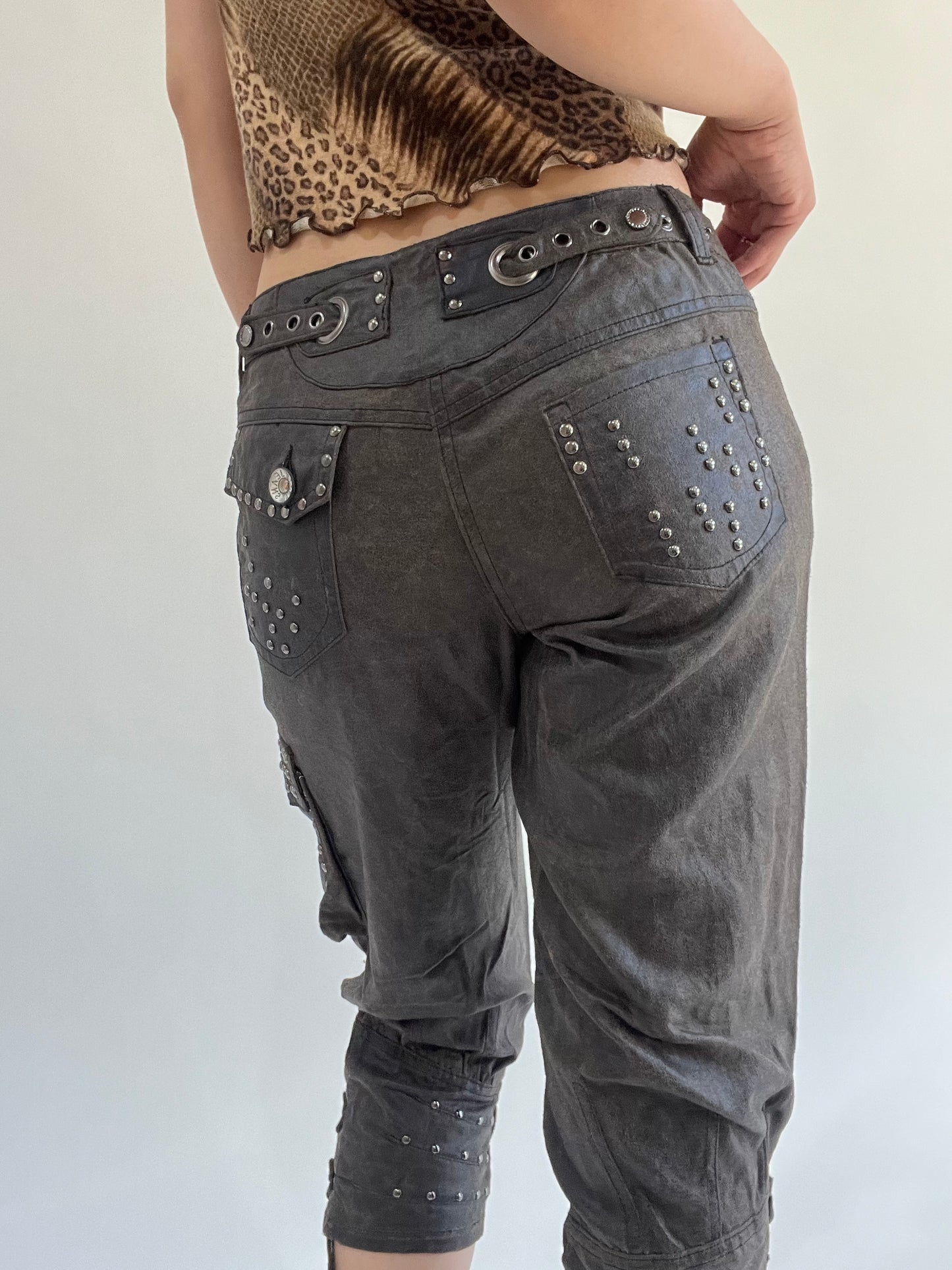 ‼️ | dark brown studs details cropped trousers
