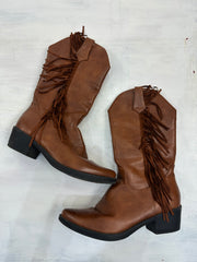 ⭐️western edit | UK7 brown faux leather fringe boots