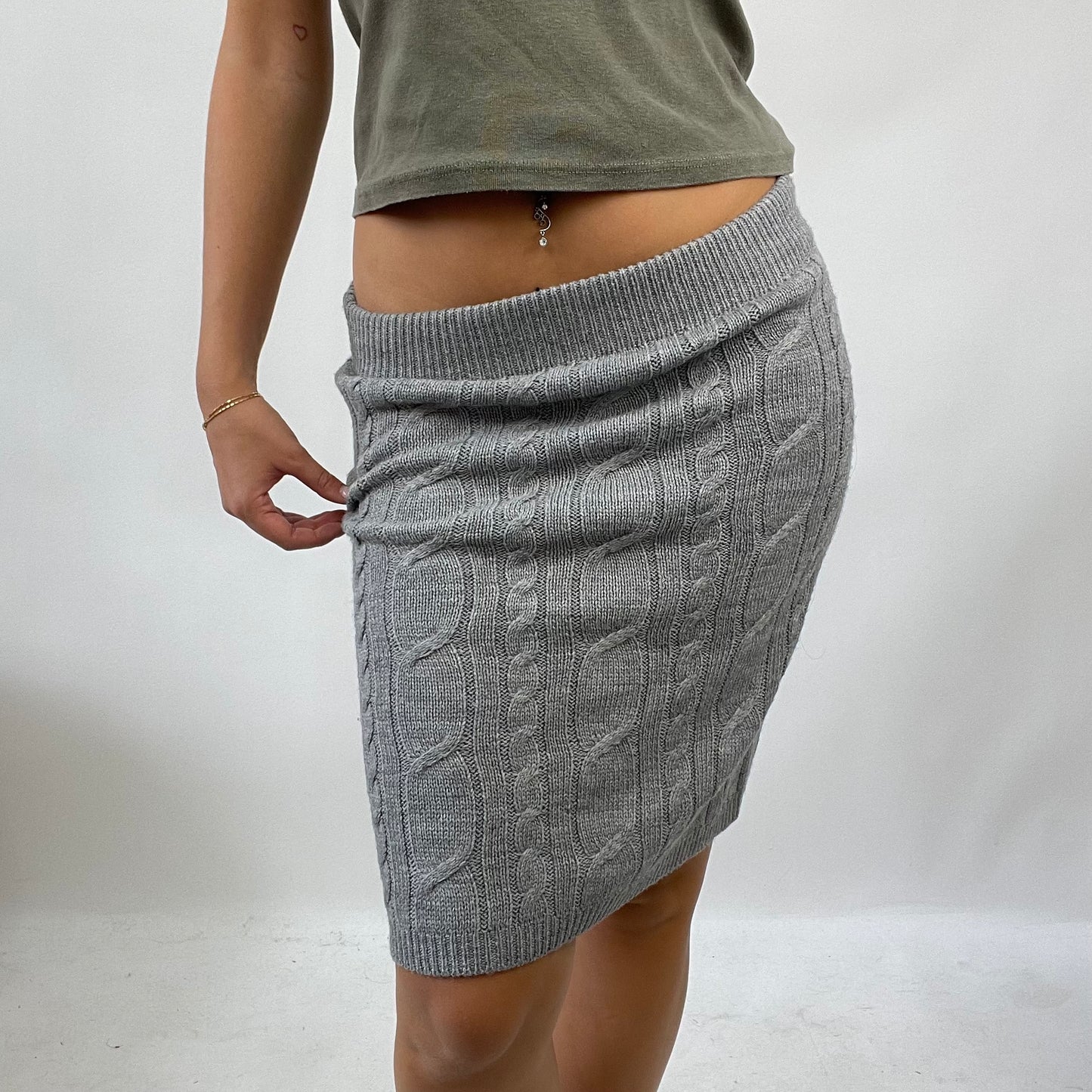 💻 COASTAL GRANDMA DROP | small grey cableknit midi skirt