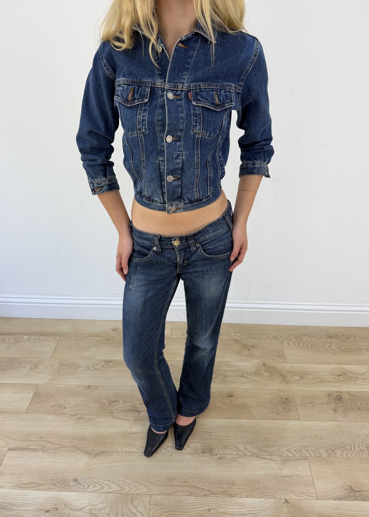 small denim levi’s jacket