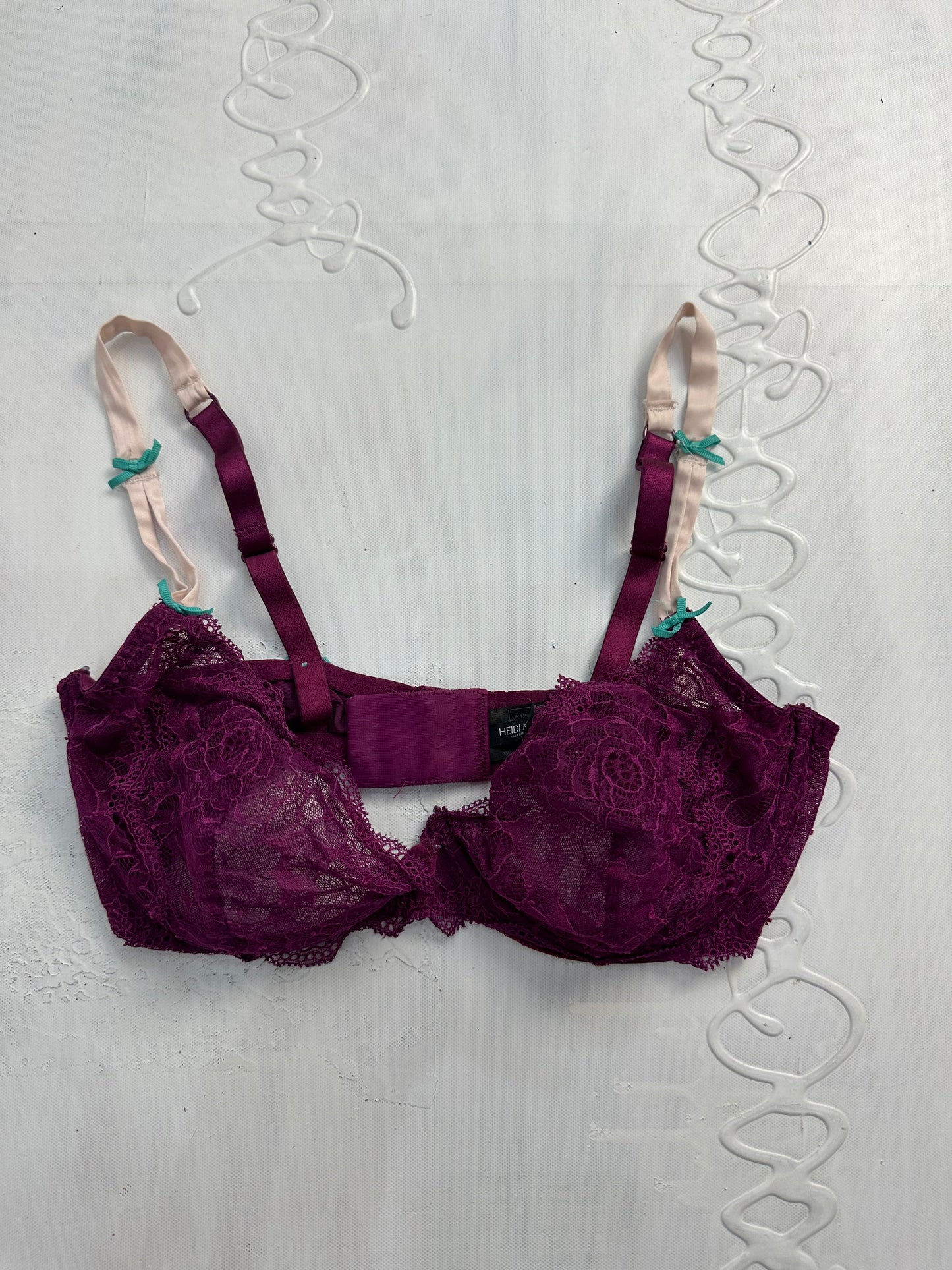BEST PICKS | medium purple lace bra with blue ribbon